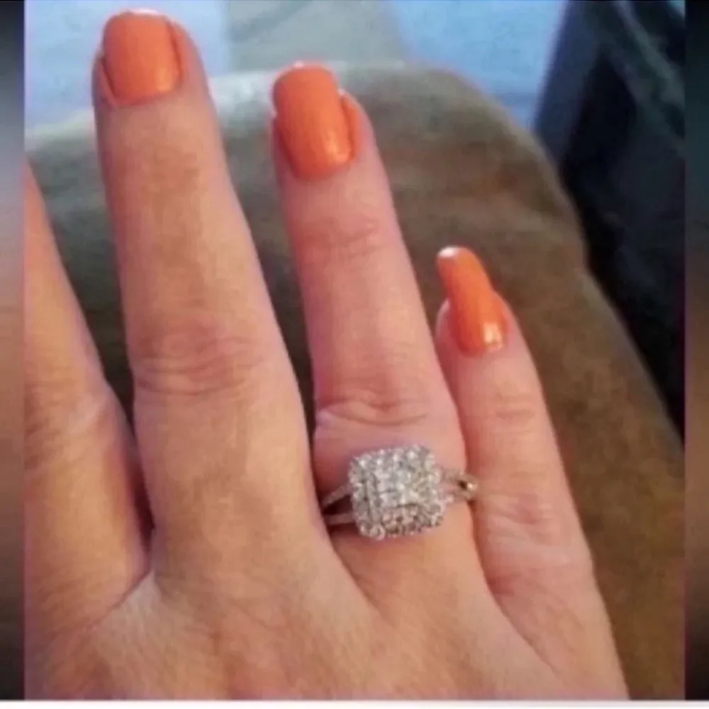 Elegant NWT Cubic Zirconia Geometric Ring 6/7